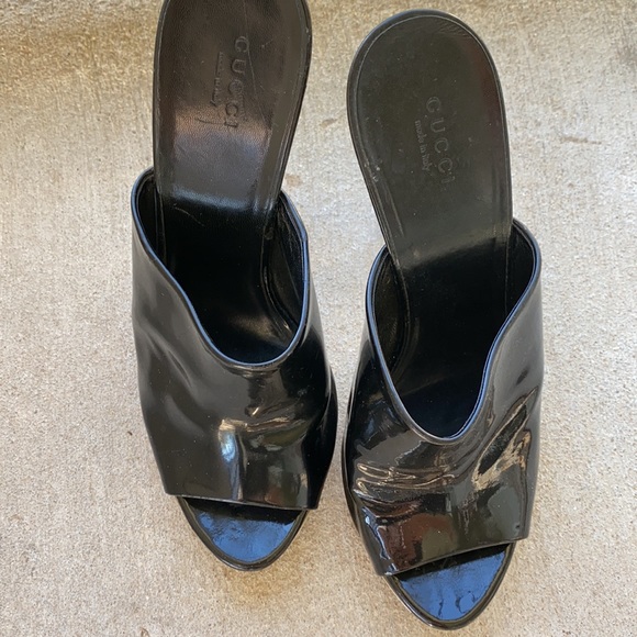 Gucci Heels with black pattern, leather and chrome heel. - Picture 7 of 11